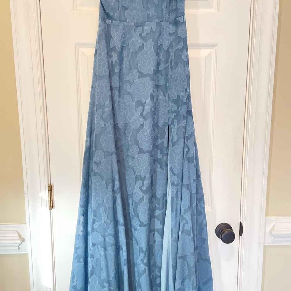Lulus Prom Dress sweetheart neckline with back cut out and front slit. Size S - Picture 3 of 11